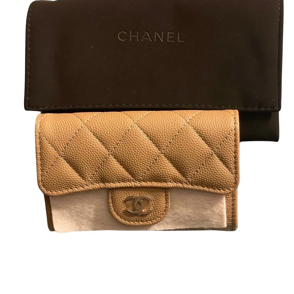 ‼️SOLD‼️CHANEL 22A Beige/ Caramel Classic Flap Card Holder NWT - Picture 6 of 13